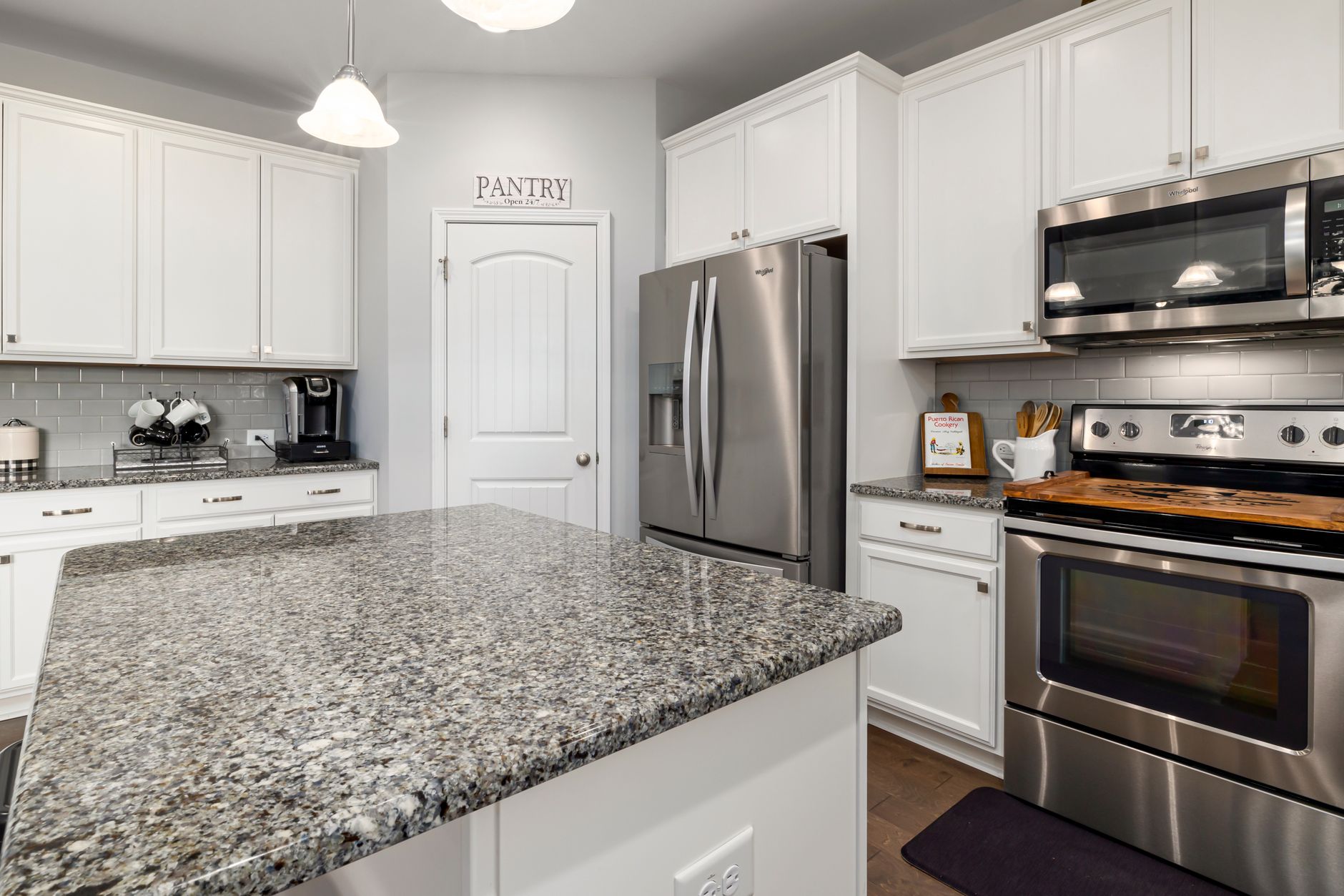 Choosing the Best Pantry Cabinet for Your UK Kitchen in 2026